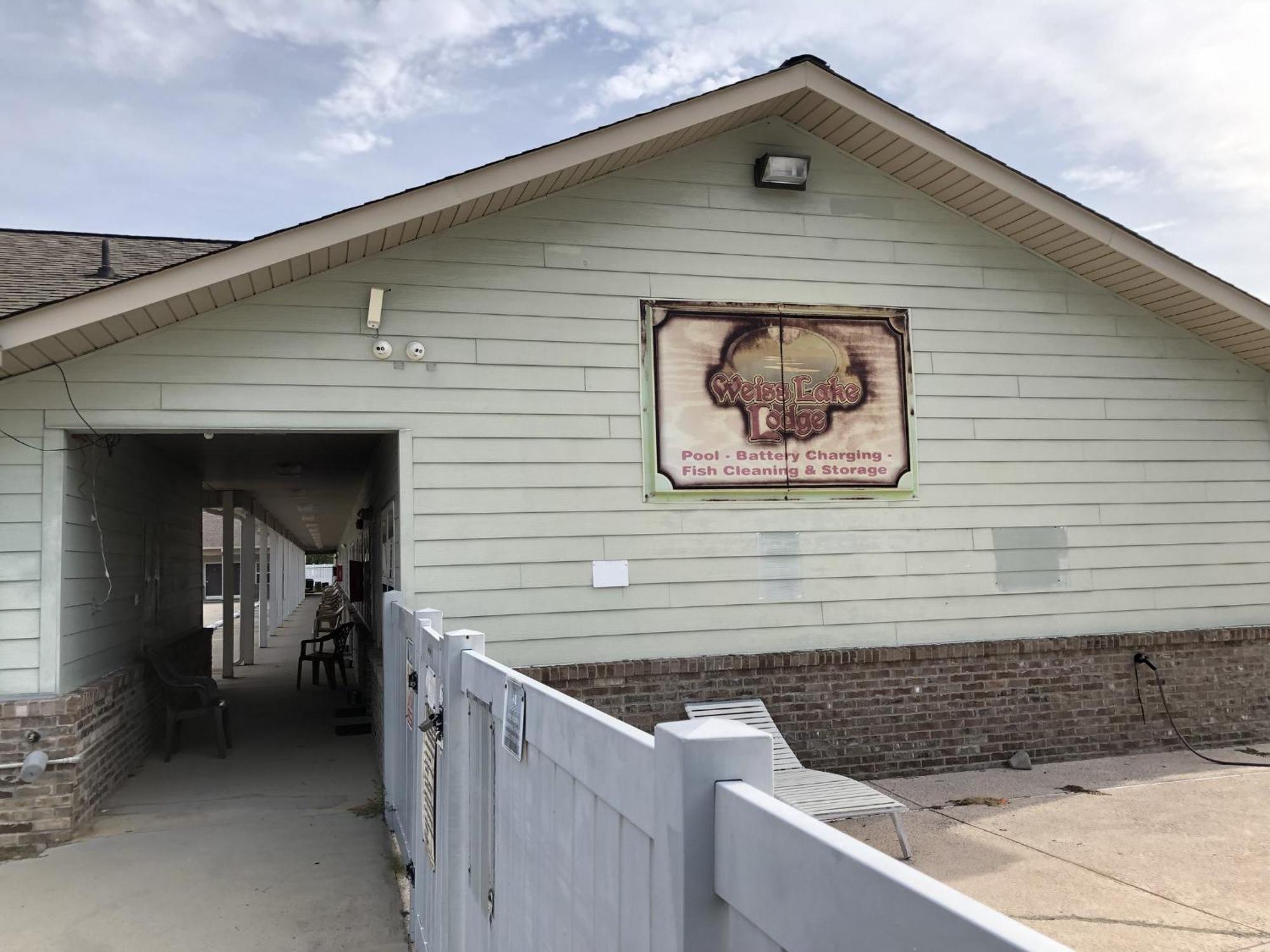 Weiss Lake Lodge Centre エクステリア 写真