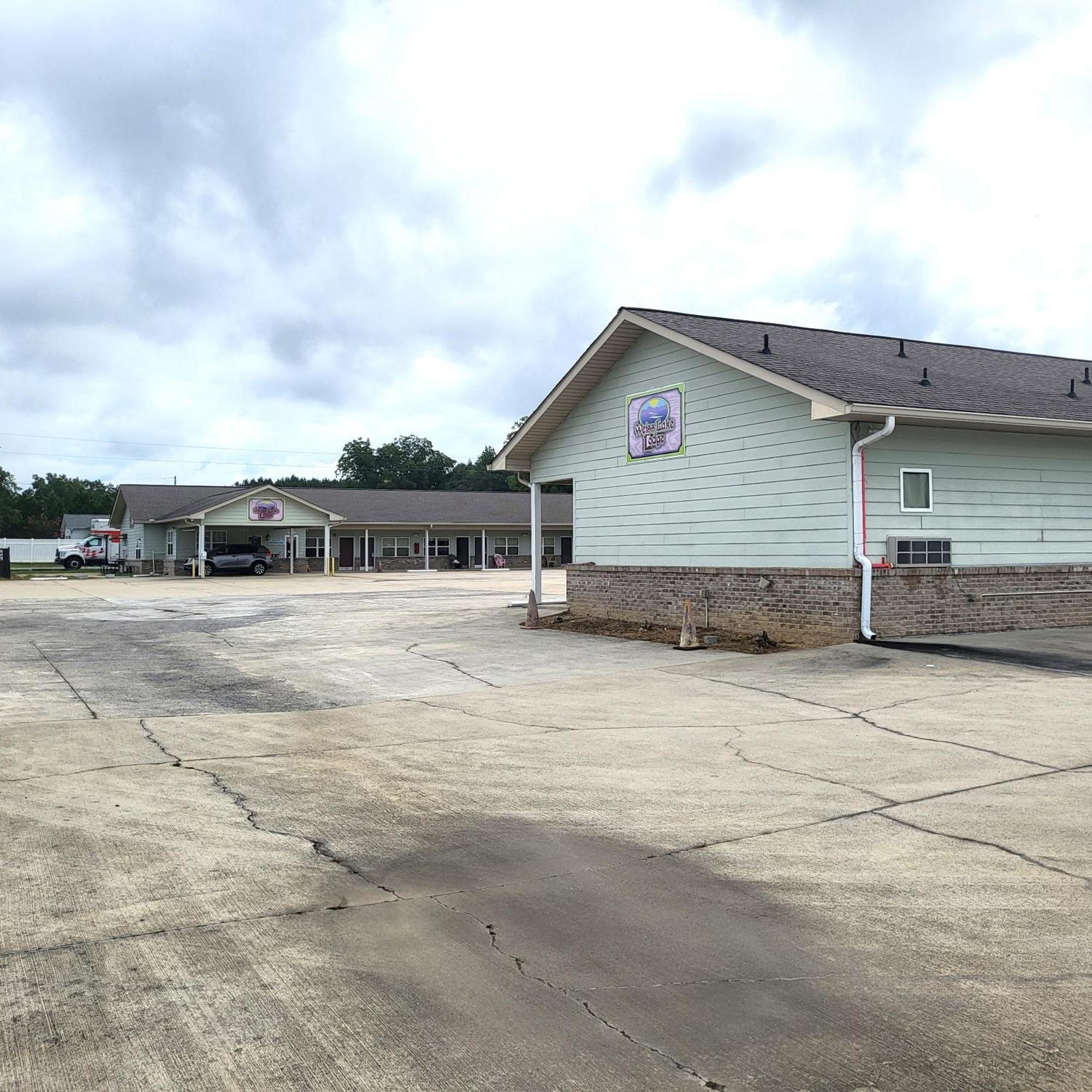 Weiss Lake Lodge Centre エクステリア 写真